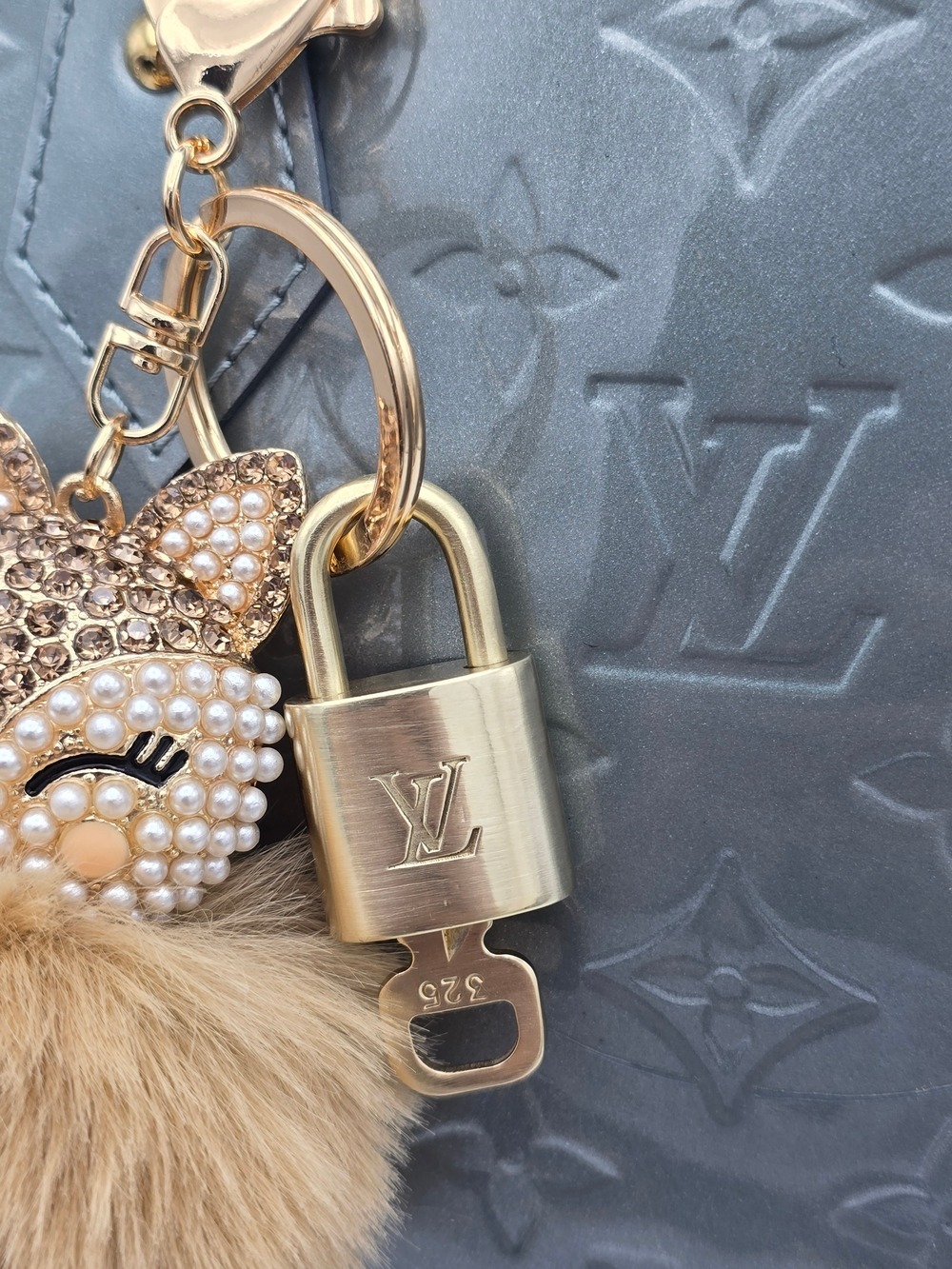 Authentic Louis Vuitton Gold Padlock 🔐 + Unbranded Cat Tan Pom Pom Charm - Picture 5 of 12